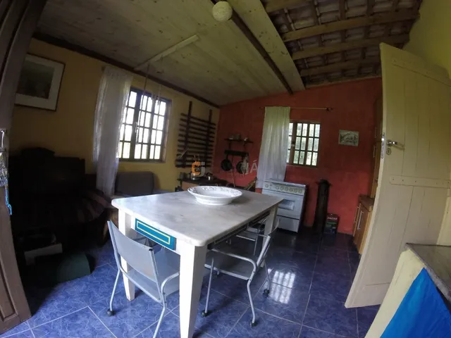 Imagem 3: Chácara com Vista para o Morro Três Irmãos em Bateias