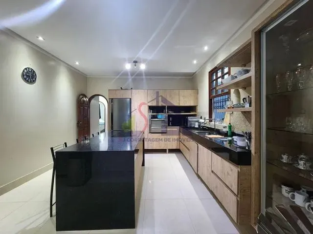 Imagem 3: Casa em Conjunto a Venda - 3 Suítes - Manaus-Am