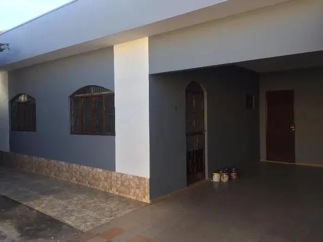 Imagem 4: Casa para Aluguel Possui 200 Metros Quadrados com 3 Quartos em Boa Vista - Anápolis - Go