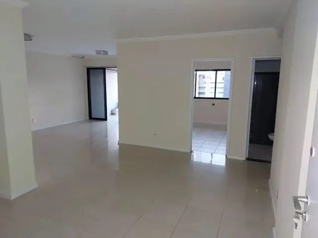 Imagem 3: 04 Quartos, Dependência - Ponta Verde
