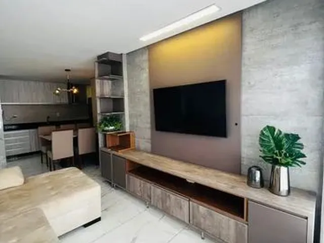 Imagem: O apartamento possui 2 Dormitórios, 1 Suíte, 2 Banheiros,