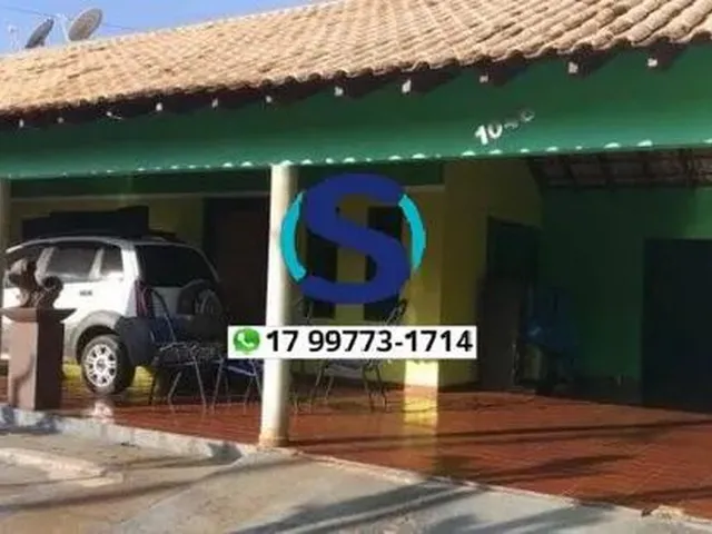 Imagem: A casa possui 3 Dormitórios, 3 Banheiros, 600m² de Área