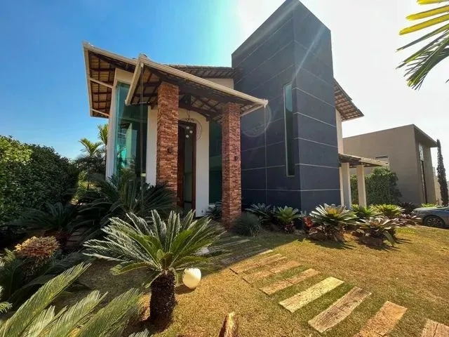 Imagem: Casa de Condomínio com 4 Dormitórios À