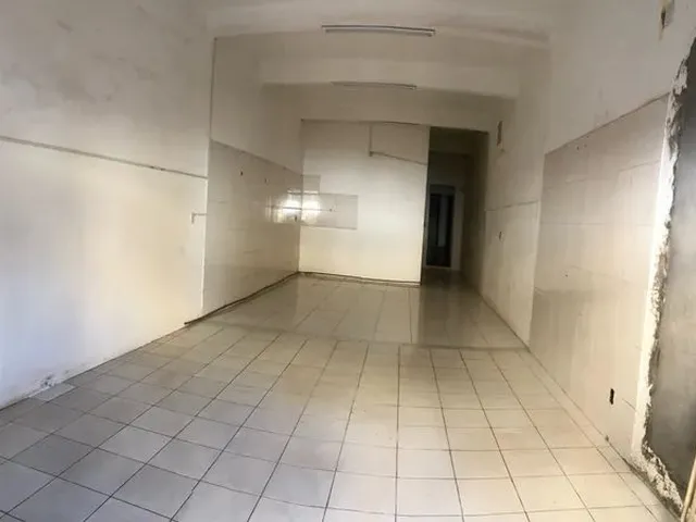 Imagem: A casa possui 3 Dormitórios, 1 Banheiro e está localizado