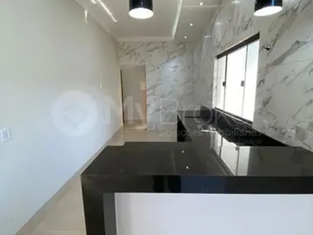Imagem 7: Trindade - Casa Padrão - Centro