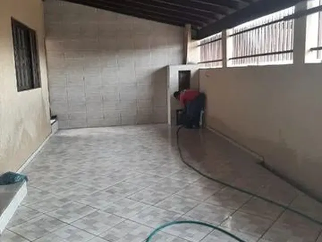 Imagem: Casa À Venda, 2 Quartos, 1 Suíte, 4 Vagas