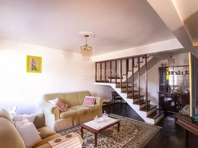 Imagem: Casa de 4 Dormitórios Mobiliada no Bairro