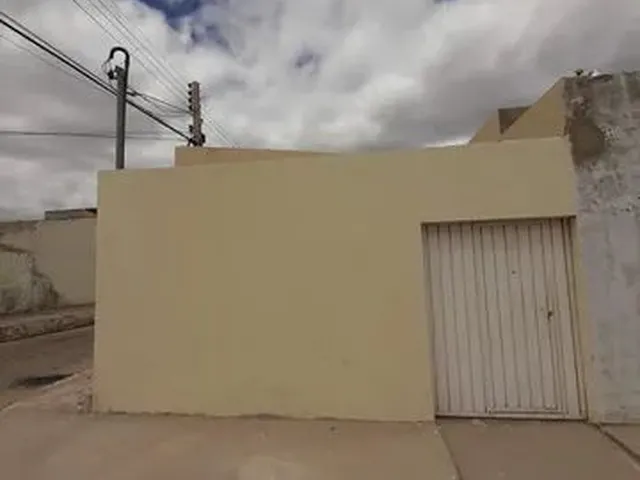Imagem: A casa possui 1 Dormitório, 1 Suíte, 1 Banheiro e está