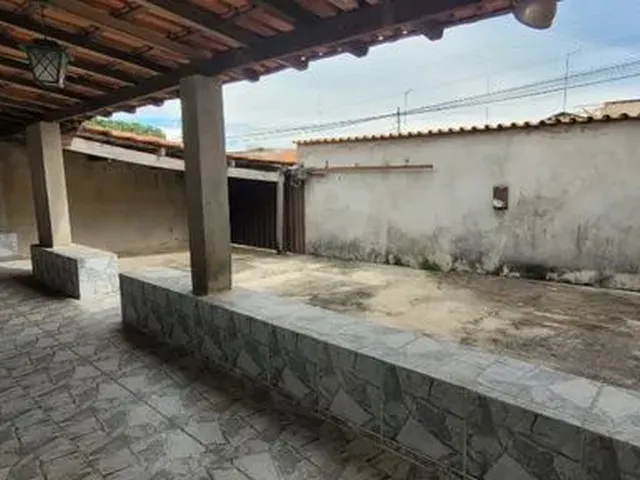 Imagem 1: Alugo-Casa-03 Quartos-Suíte-Armarios Cozinha-Piscina Pequena-Etapa C-Valparaíso I