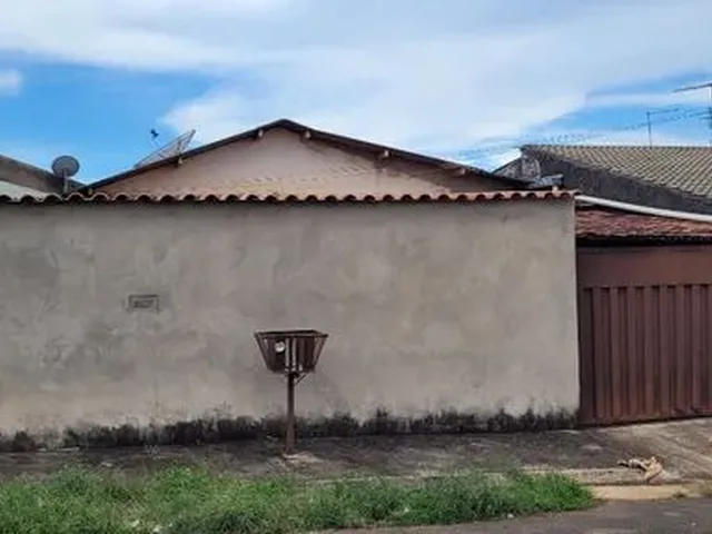 Imagem 5: Alugo-Casa-03 Quartos-Suíte-Armarios Cozinha-Piscina Pequena-Etapa C-Valparaíso I