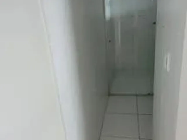 Imagem 9: Alugo-Casa-03 Quartos-Suíte-Armarios Cozinha-Piscina Pequena-Etapa C-Valparaíso I