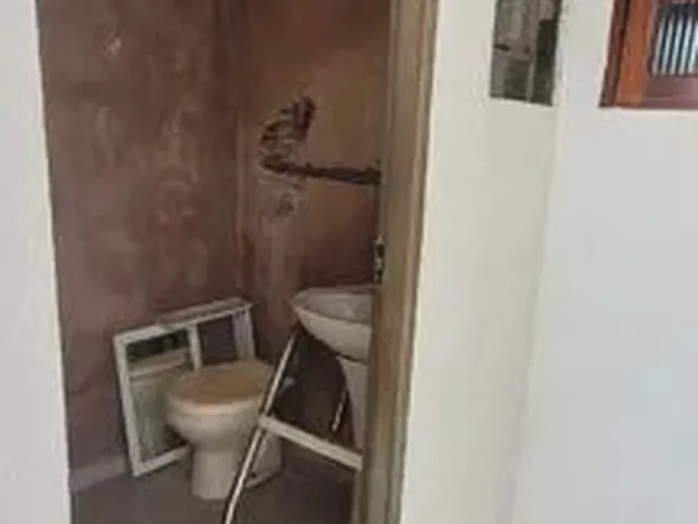 Imagem 7: Alugo-Casa-03 Quartos-Suíte-Armarios Cozinha-Piscina Pequena-Etapa C-Valparaíso I