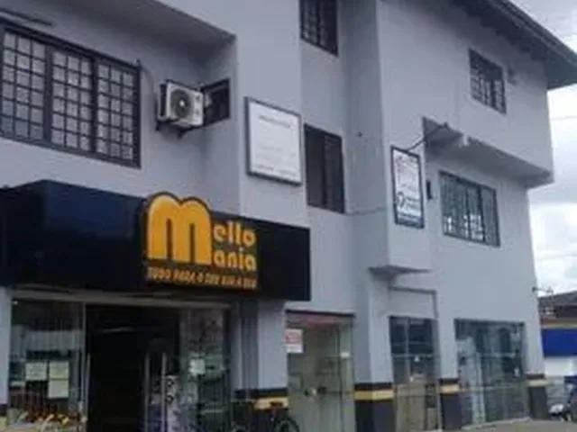 Imagem: O apartamento possui 2 Dormitórios, 1 Suíte, 2 Banheiros,