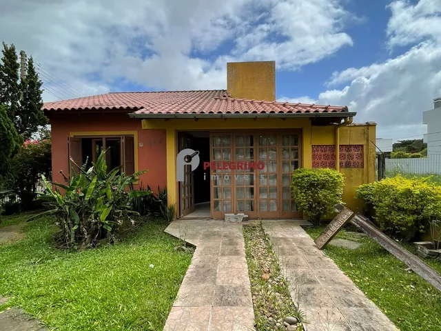 Imagem: A casa possui 2 Dormitórios, 1 Suíte, 2 Banheiros, 1 Vaga