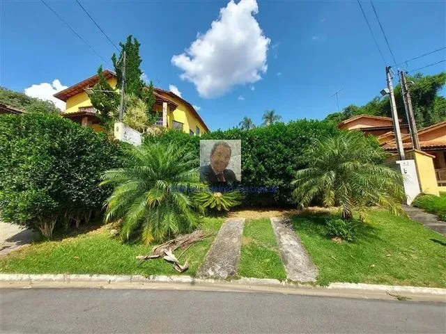Imagem: A casa possui 2 Dormitórios, 1 Suíte, 2 Banheiros,