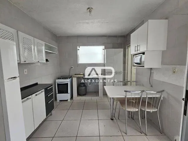 Imagem: A casa possui 1 Dormitório, 1 Banheiro, 30m² de Área e