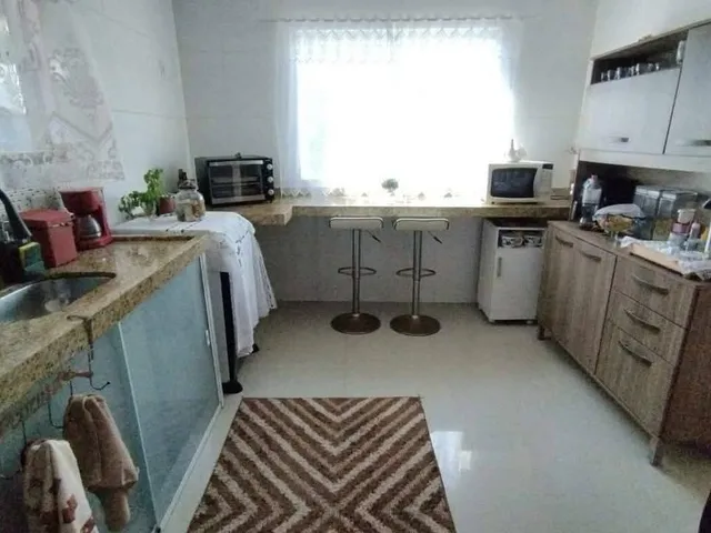 Imagem 5: CASA - ARARUAMA Casa com 3 dormitórios