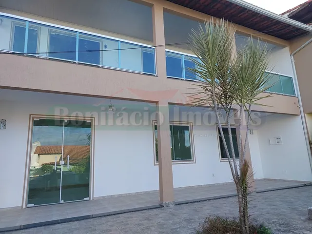 Imagem: A casa possui 3 Dormitórios, 2 Suítes, 4 Banheiros, 4