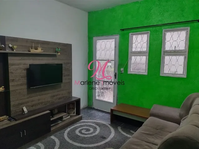 Imagem: A casa possui 3 Dormitórios, 1 Banheiro, 2 Vagas na