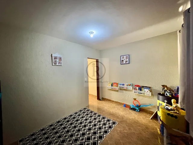 Imagem 3: Casa duplex, 5 dormitórios, sendo 1 no térreo e 1 suíte, à venda, oportunidade