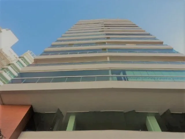 Imagem 3: Apartamento com 3 quartos e suíte na Praia do Suá, Vitória-ES, 110m² e próximo ao