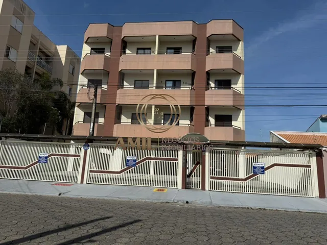Imagem: O apartamento possui 2 Dormitórios, 1 Banheiro, 2 Vagas na