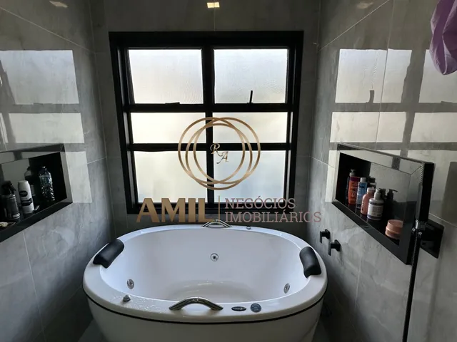 Imagem 14: Casa Moderna e Espaçosa com Acabamentos de Alto Padrão no Condomínio Bosque dos