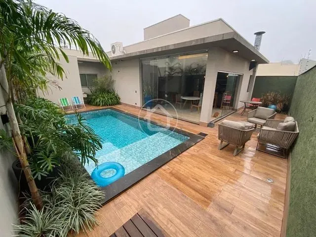 Imagem 5: Casa com Piscina e Gourmet Integrado no Carandá