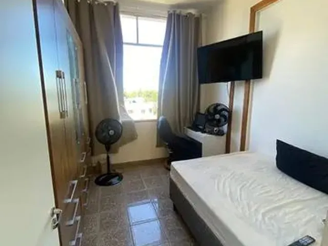 Imagem: O apartamento possui 2 Dormitórios, 1 Banheiro, 2 Vagas na