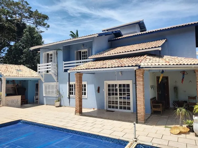Imagem: A casa em condomínio possui 4 Dormitórios, 2 Suítes, 5