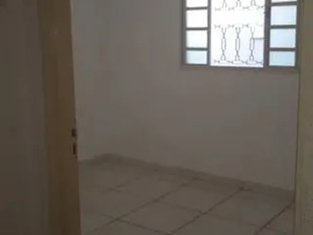 Imagem 4: Belíssima Casa de 2 Quartos na Avenida Principal do Setor Jardim Marista Próximo a Coca