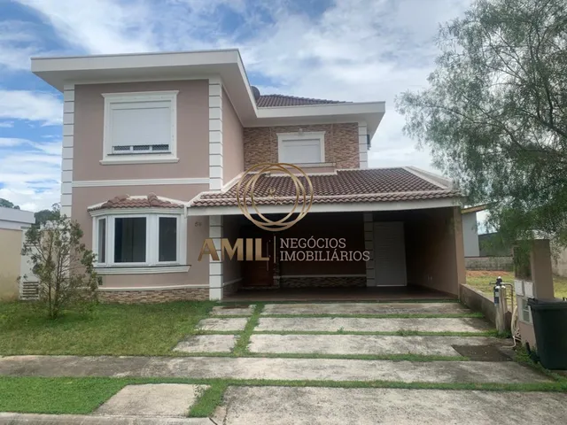 Imagem: A casa possui 4 Dormitórios, 4 Suítes, 5 Banheiros, 2