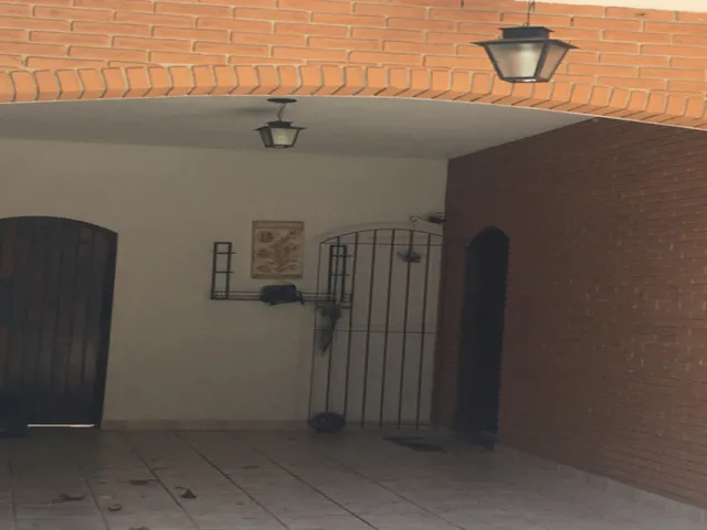 Imagem: Casa / 05 dormitórios, sendo 2 suítes