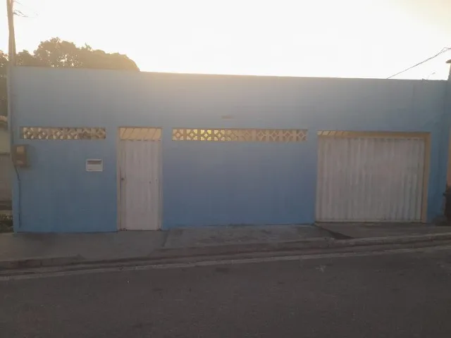 Imagem: Vendo Ótima Casa 2 Quartos Garagem R$ 230.000,00