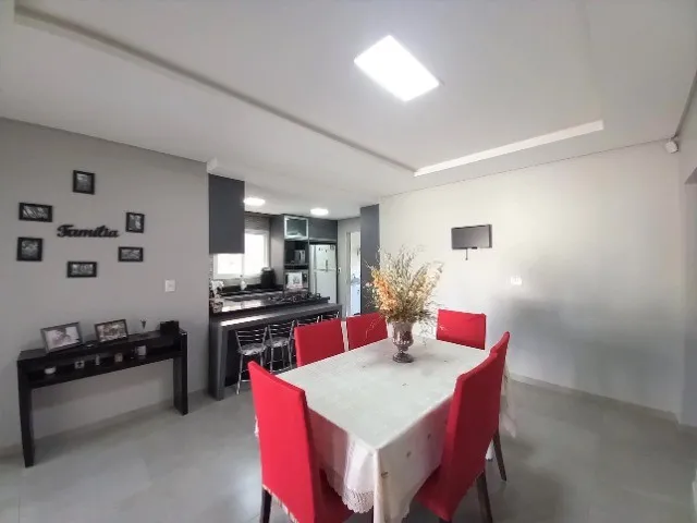 Imagem 2: Vendo Casa de Alvenaria, com Ótimo Acabamento no Bairro Efapi - R$ 790.000,00