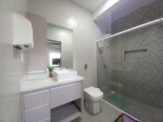 Imagem 8: Vendo Casa de Alvenaria, com Ótimo Acabamento no Bairro Efapi - R$ 790.000,00