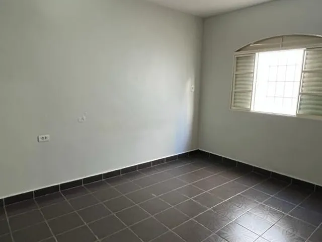 Imagem 3: Ultra Casa À Venda com 2 Quartos no Bairro Roosevelt, com Localização Privilegiada