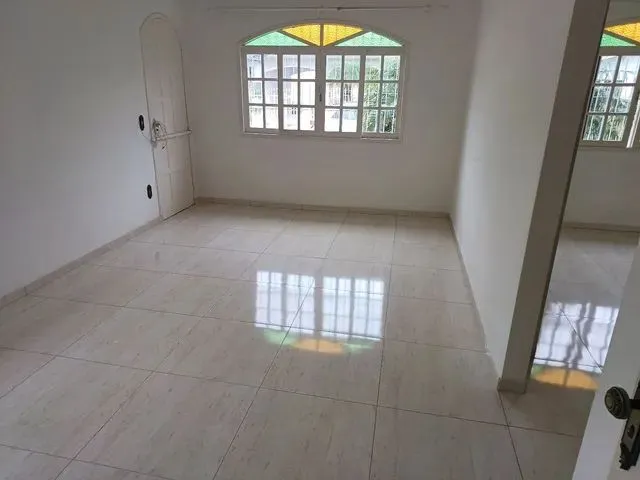 Imagem 2: Casa com 3 Amplos Dormitórios no Aririu