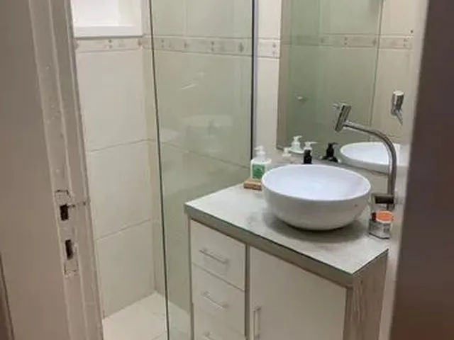 Imagem 3: Quarto com Banheiro Próprio no Leblon