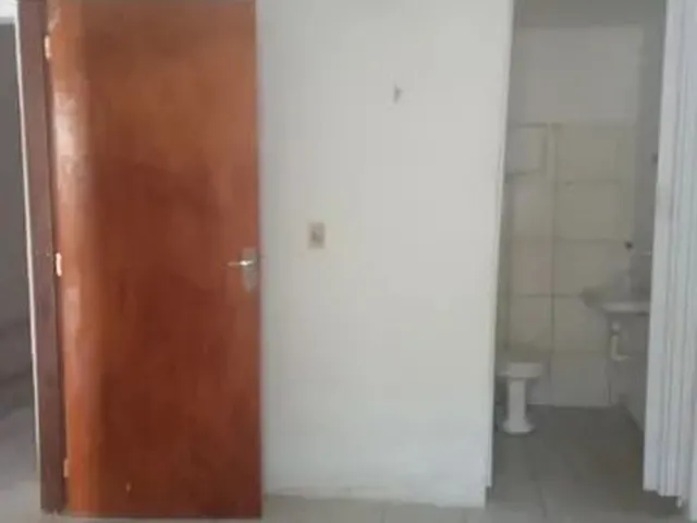 Imagem 2: Casa para Aluguel Possui 100 Metros Quadrados com 2 Quartos em Parangaba - Fortaleza - Ce