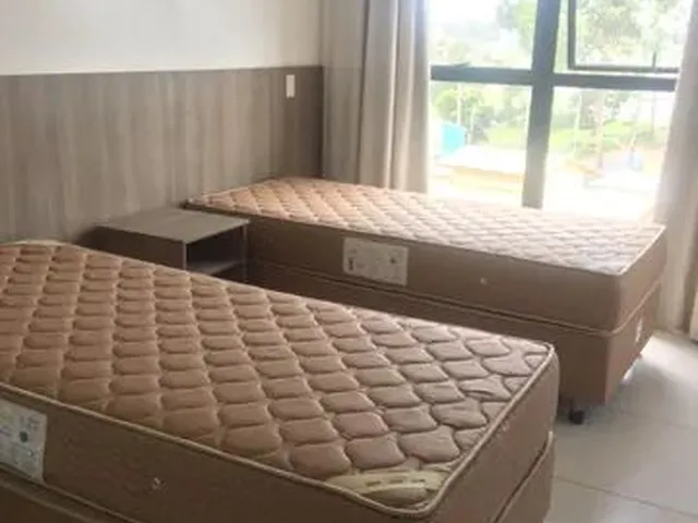 Imagem: O apartamento possui 1 Dormitório, 1 Banheiro, 1 Vaga na
