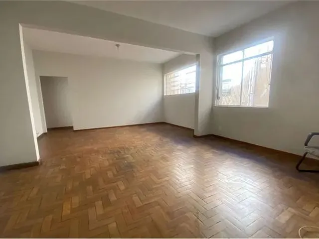 Imagem: Apartamento Espaçoso com 3 Quartos na Região