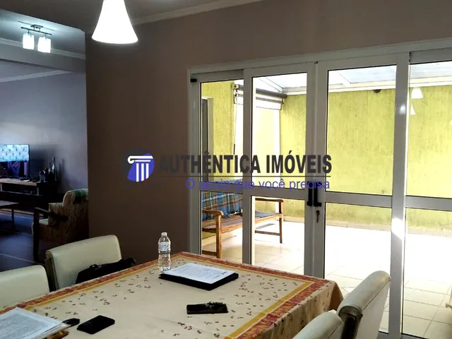Imagem: A casa possui 3 Dormitórios, 1 Suíte, 3 Banheiros, 3
