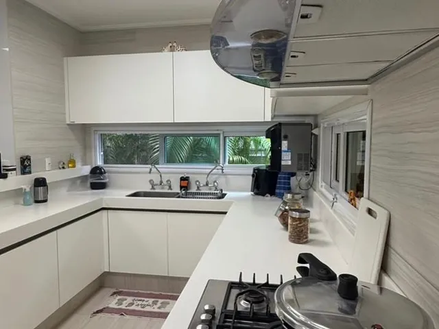 Imagem 3: Alphaville I 700m², suíte master com closet, climatizada, 4 suítes, piscina privativa
