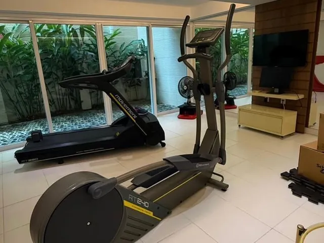 Imagem 4: Alphaville I 700m², suíte master com closet, climatizada, 4 suítes, piscina privativa