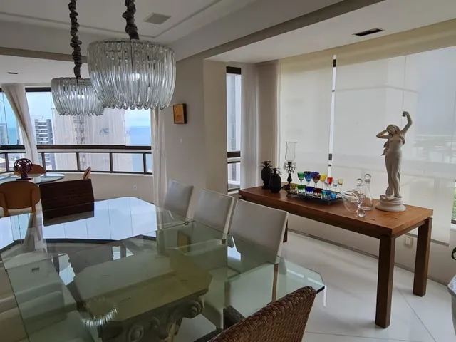Imagem 3: Mansão Bernardo Bertolucci 308m², suíte master com closet, vista mar, 5/4, sala