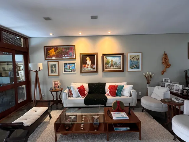 Imagem 8: Casa triplex 570m², 4 suítes, hidromassagem, piscina privativa, adega, climatizada