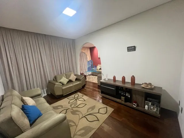 Imagem 5: Impressionante Casa à Venda em Contagem-MG, Bairro Amazonas: 7 Quartos, 2 Suítes, 3