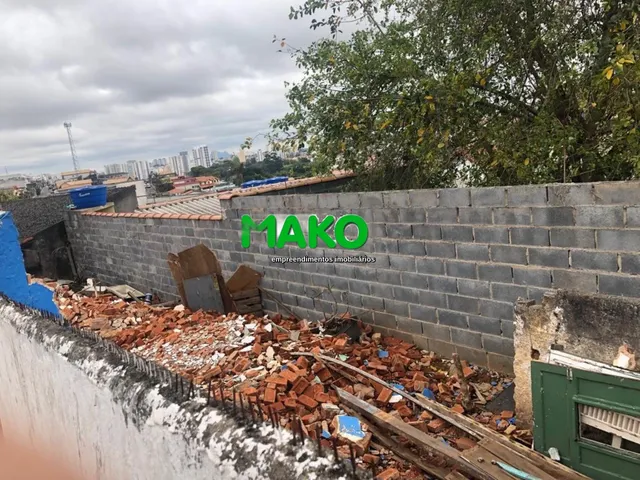 Imagem 5: Vende-Se Terreno com 2 Casas de 30 Metros Cada,Alugadas, Entrada Lateral, Pé Direito de 3