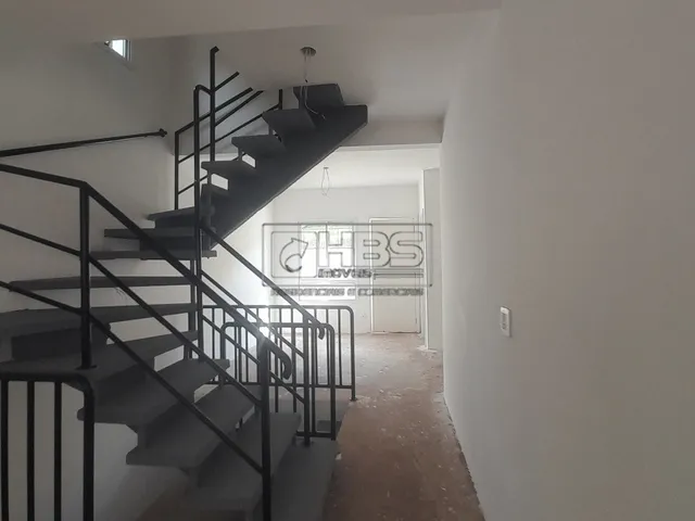 Imagem 2: Casa À Venda em Cotia com 3 Suítes e 201,38M²